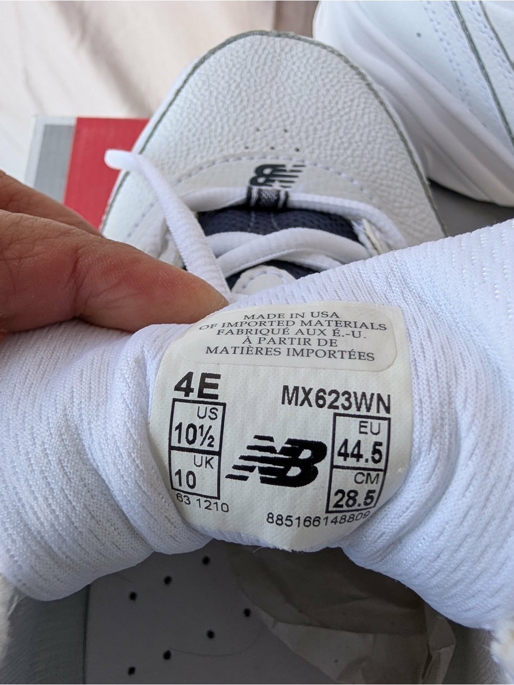 New Balance Men's White & Navy Athletic Walking Sneakers E Width For A Wider Fit - Picture 4 of 4